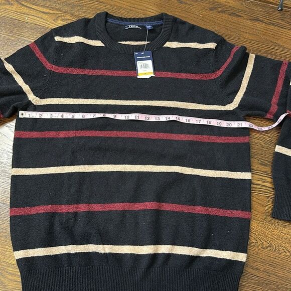 NWT Izod Crewneck Striped Sweater - Size Medium - Picture 4 of 5